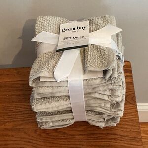 Great Bay Home washcloths from the Collection, crafted from 100%. NWT